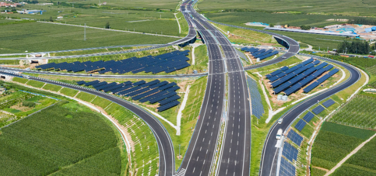 高速公路沿线光伏交通能源场景